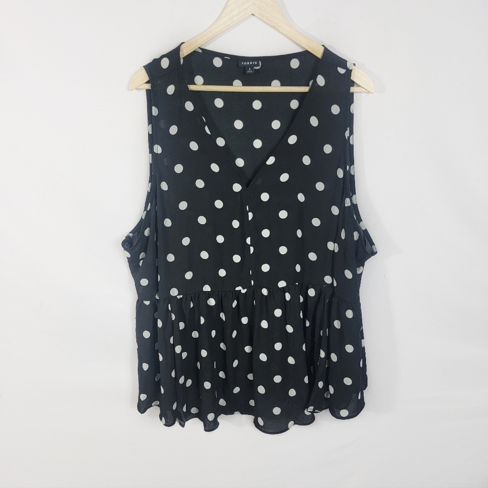 Torrid Size 4 Polkadot top
